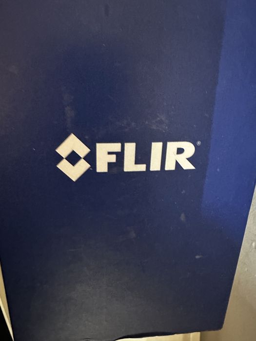 Camera cu termoviziune Flir