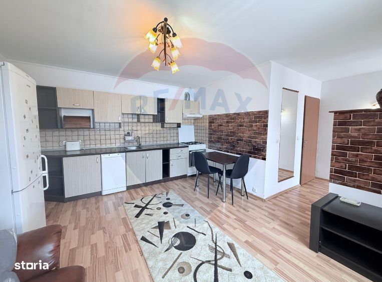 Apartament spațios-3 camere-la curte în Turnișor