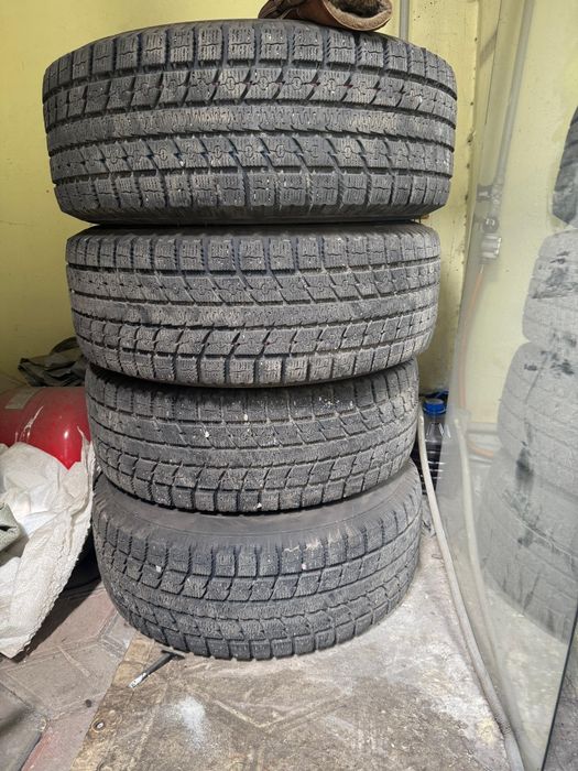 Продам шины 4 штуки TOYO