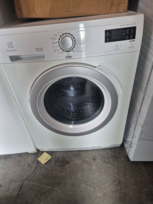 Пералня със сушилня Електролукс 9/6кг 1600 оборота гаранция 12м