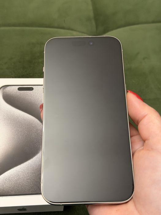 Iphone 15 pro с гаранция до юни