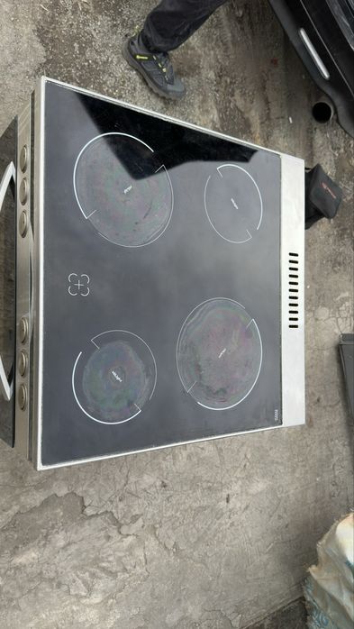 Электроплита с духовым шкафом Hansa