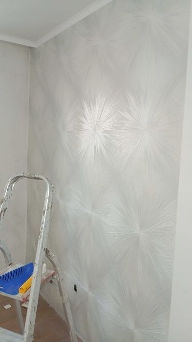 Поклейка обоев и покраска