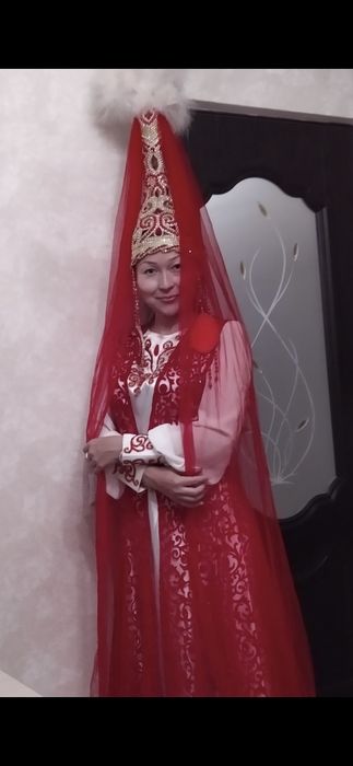 Платье на узату дизайнерский