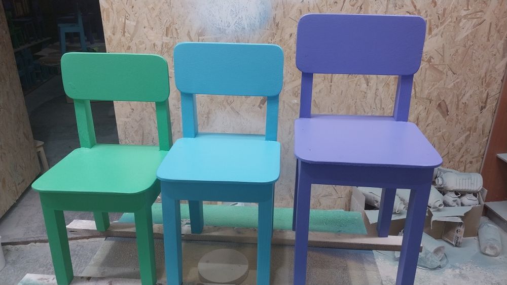 Стульчи и пуфики