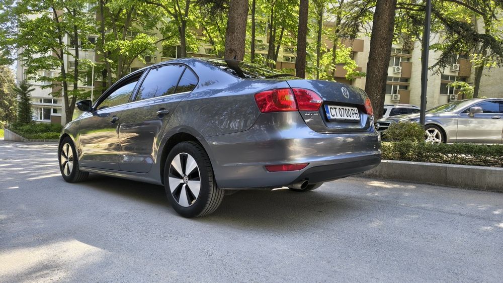 Vw jetta 1.6 tdi Bluemotion 2011г. СПЕШНО