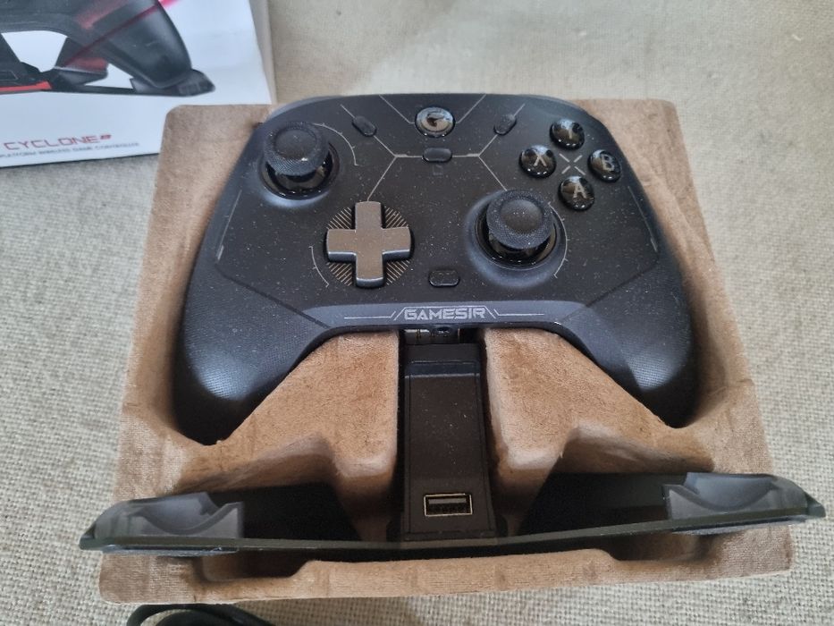 Wireless Game Controller Gamesir CYCLONE. Nou.