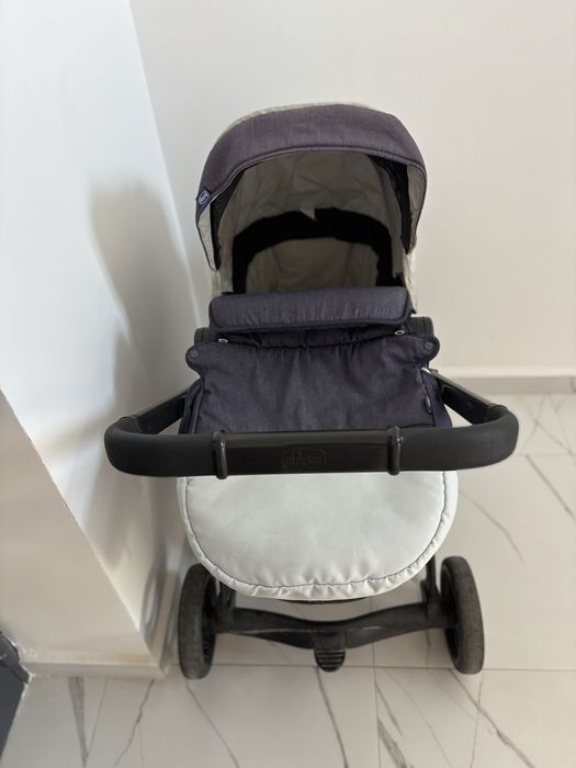 Срочно отдам даром коляску Chicco Urban