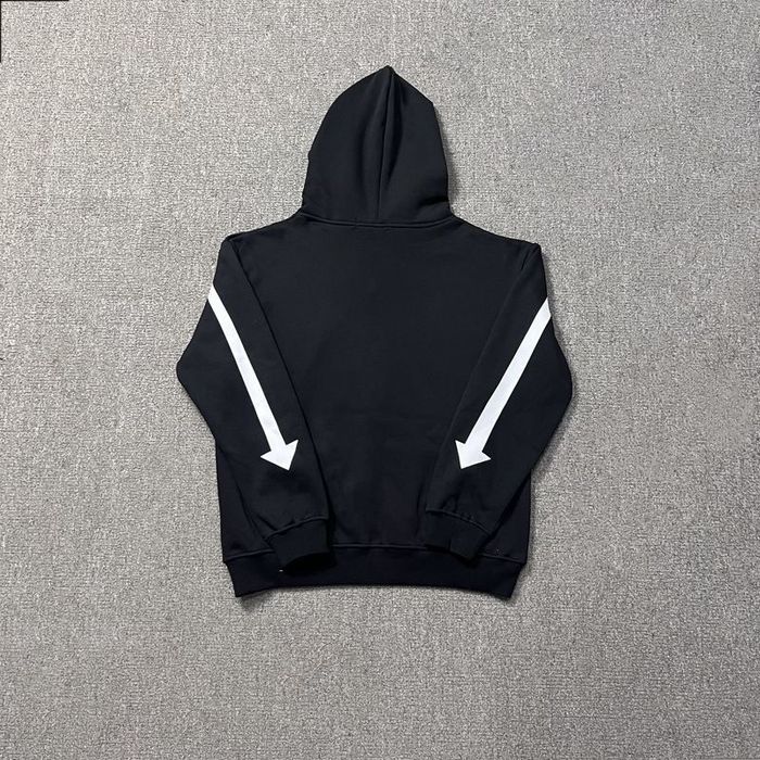 черная кофта от бренда "Carsicko