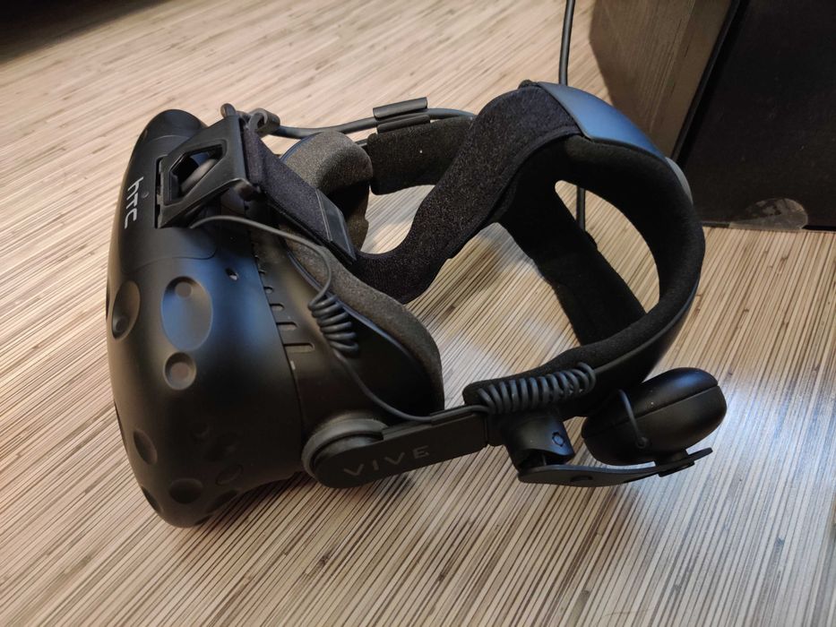 Vand HTC Vive 1 cu Deluxe Audio Strap, in cutie originala