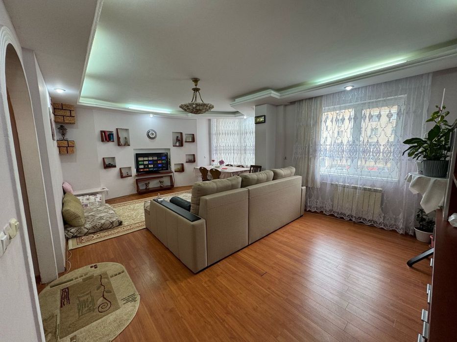 Ламинат / паркет в хорошем состоянии + двери