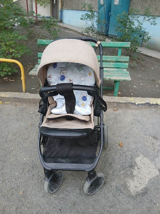 Коляска продам в
