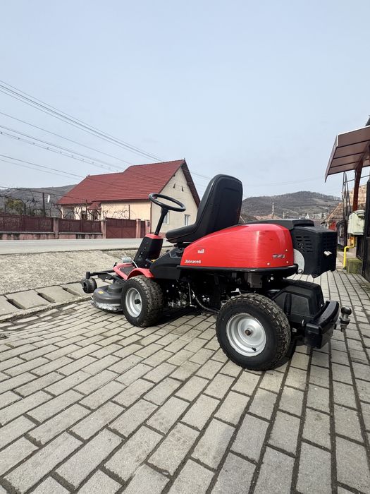 Tractoraș Tractor de tuns iarba gazon Husqarna 4x4