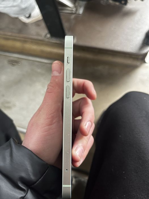 Продам срочно айфон 12 идиал без торга