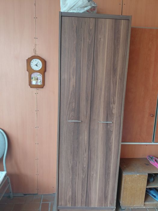 Большой шкаф для обуви