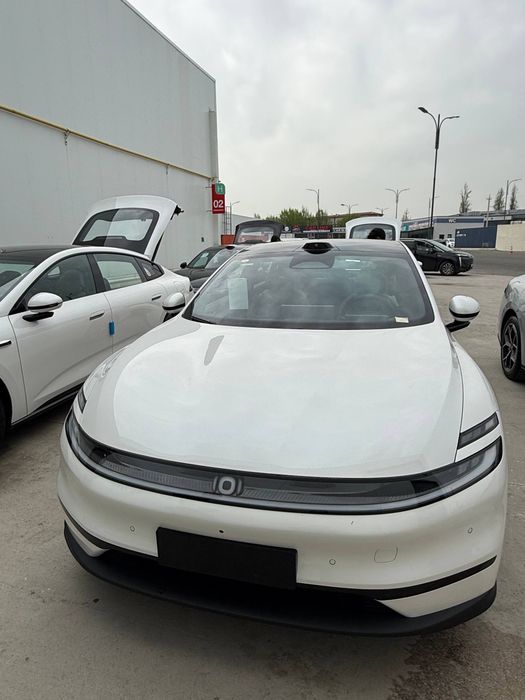 Changan neivo oq qora hamma rangidan bor