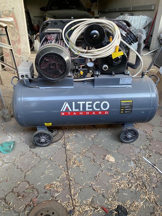 Продам Компрессор Алтеко