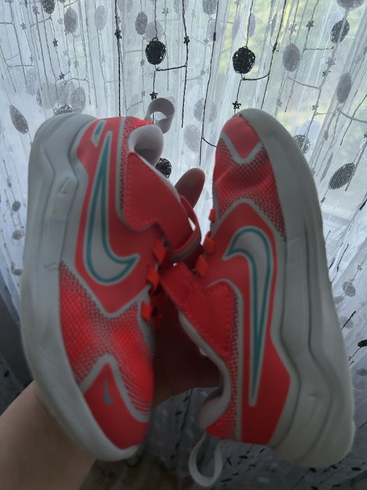 Adidasi Nike marimea 26