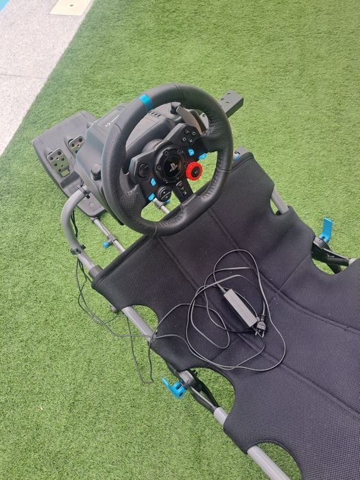 Scaun gamer cu volan playstation