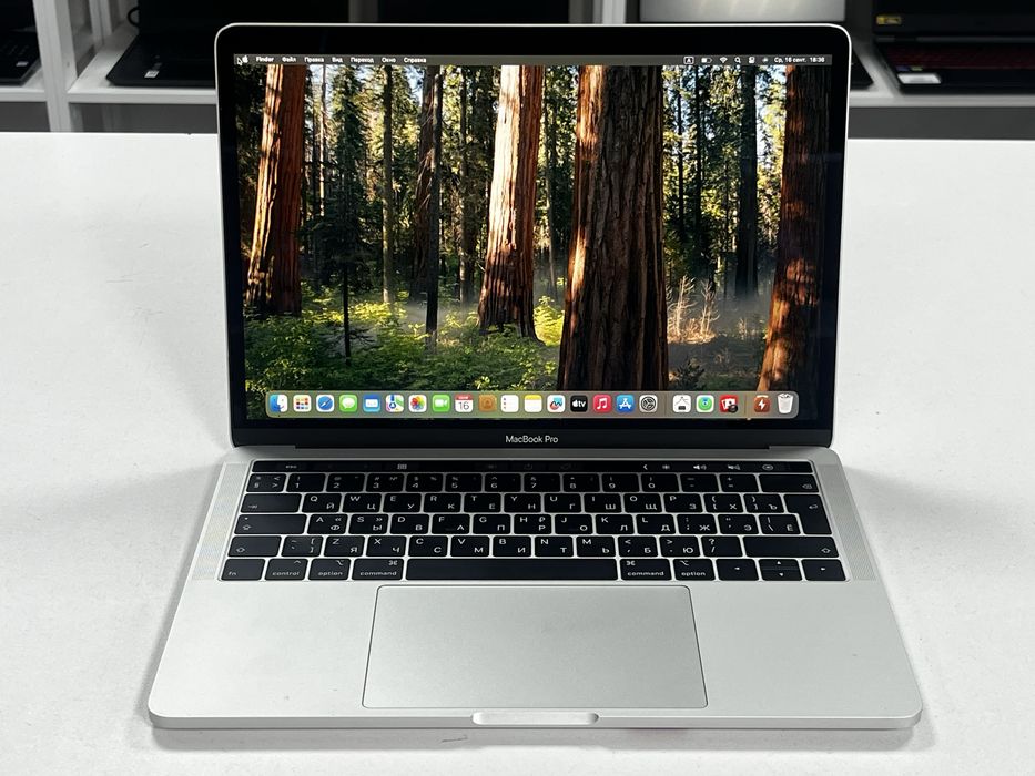 Ноутбук Apple MacBook Pro 13 2020   -  13.3 2K/Core i5/8GB/SSD 128GB/