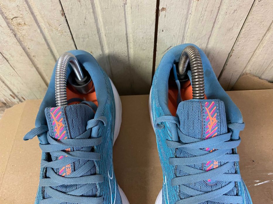 ''Mizuno Wave Rider 26''оригинални маратонки 40 номер