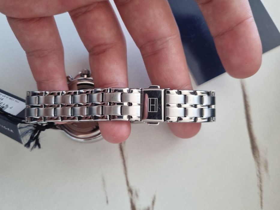 Ceas Tommy Hilfiger Femei Argintiu Inox (Nou în Cutie)
