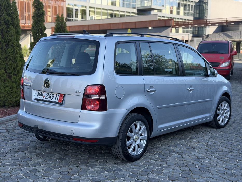 Vw Touran 1.9Tdi 2010 Facelift Navi 10/10