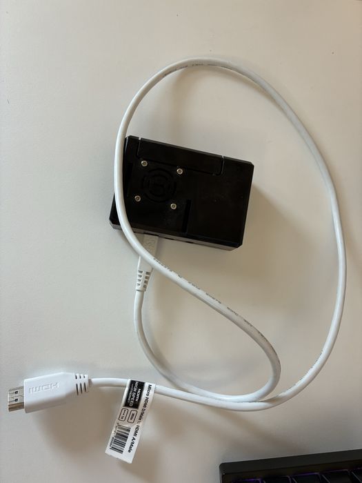 Raspberry Pi 4B 4GB ram + carcasa cu cooler + cablu micro hdmi