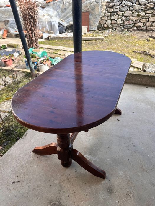 Маса от масивно дърво