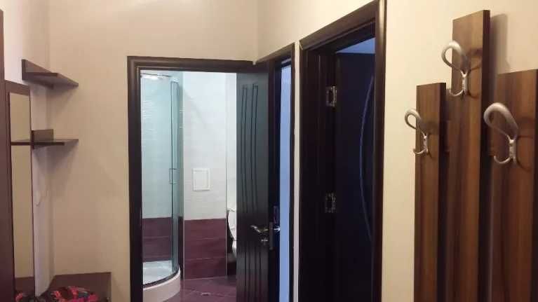 Продава се Тристаен апартамент в Пловдив, Южен - 89 кв.м за 1169 €/кв.м - Снимка #2