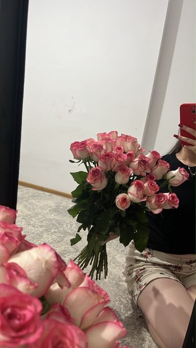 Разные цветы розвые красные