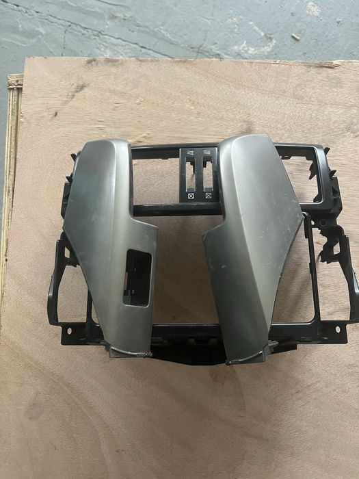 Рамка магнитолы Прадо 150