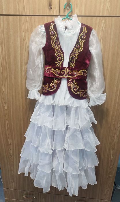 Прокат детское платье-для девушек ростом 150-160 см