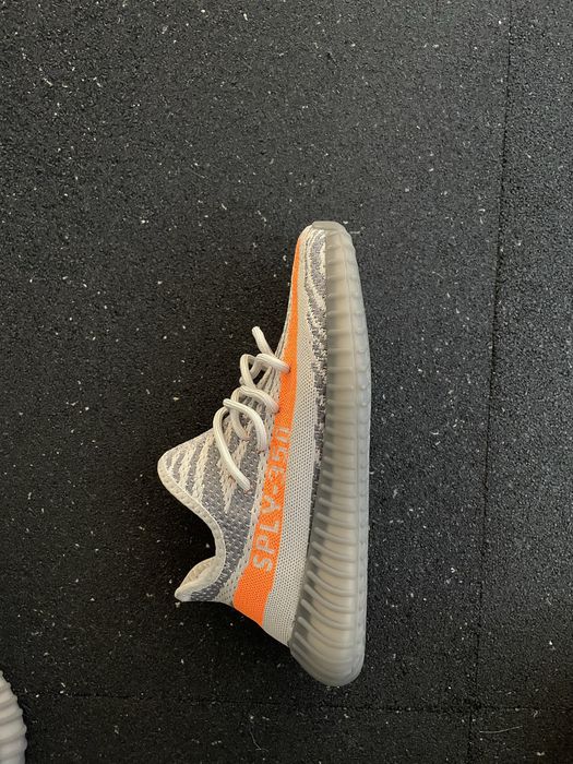 Yeezy 350 v2 Beluga