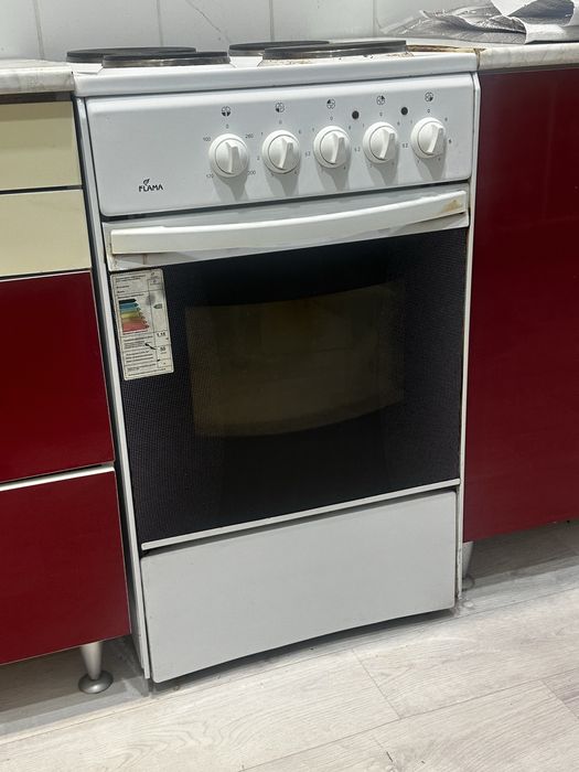 Продам плиту электрическую продам