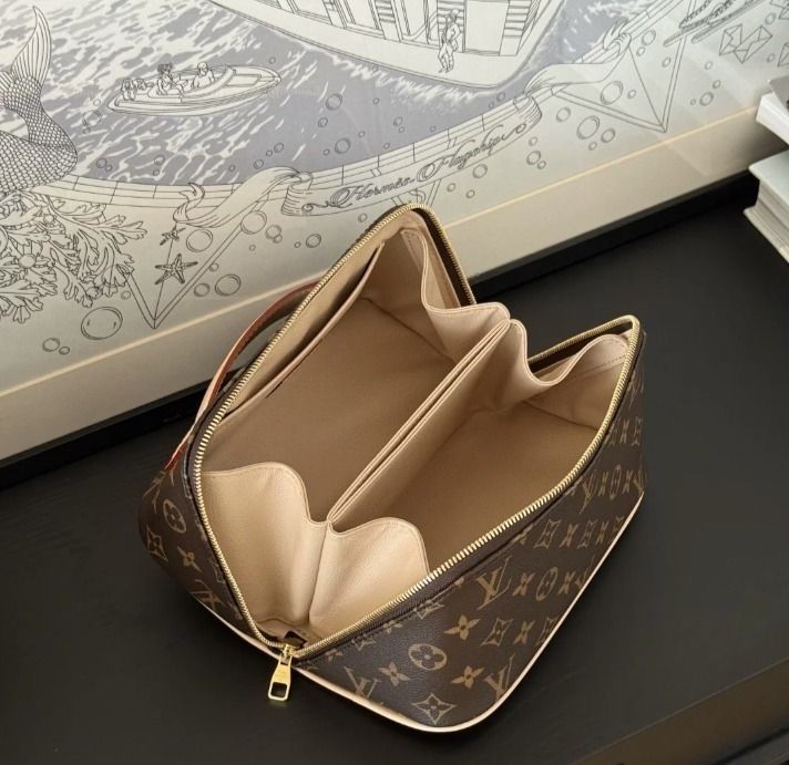 Косметички Louis Vuitton Toiletry Bag и Nice Mini