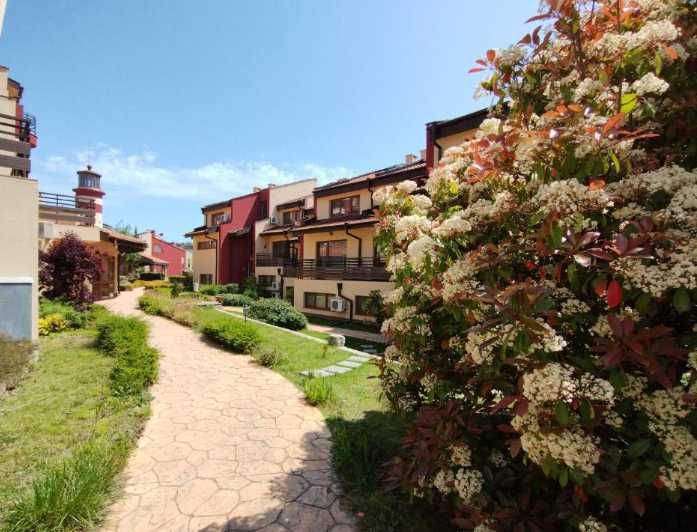 Дава се под наем Тристаен апартамент в Свети Влас - 80 кв.м за 80 € - Снимка #1