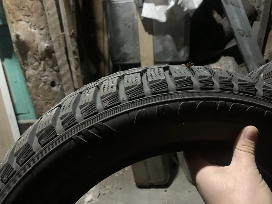 Продам шыны максис