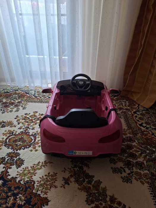 Masina electrica roz