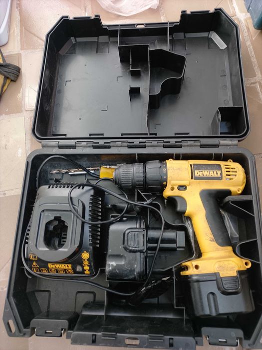Шуруповерт DeWALT