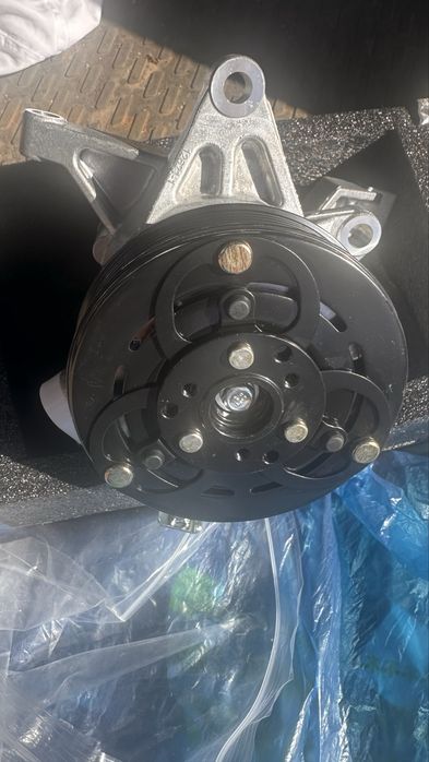 Продам компрессор кондиционера Subaru forester sk 18-24