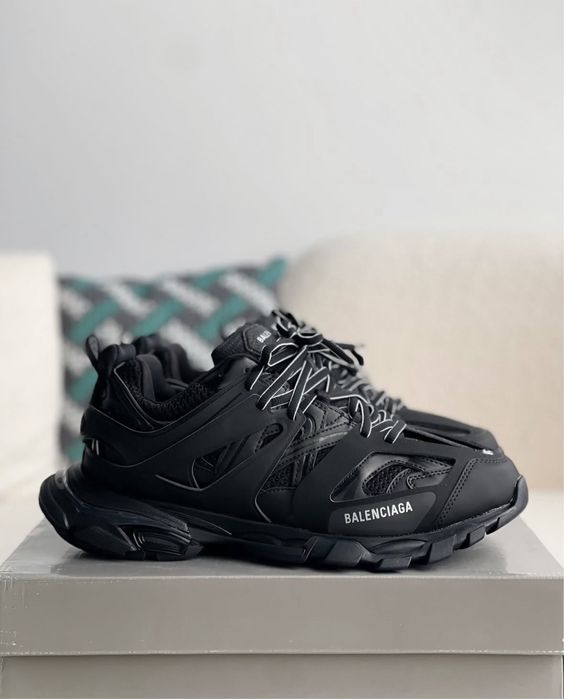 Balenciaga track