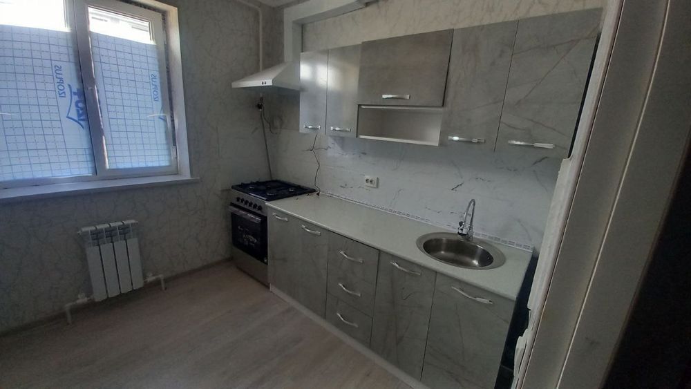 Uy sotiladi Yangiyer cityda