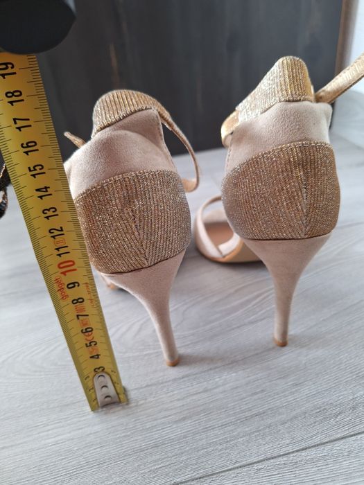 Дамски  сандали на ток