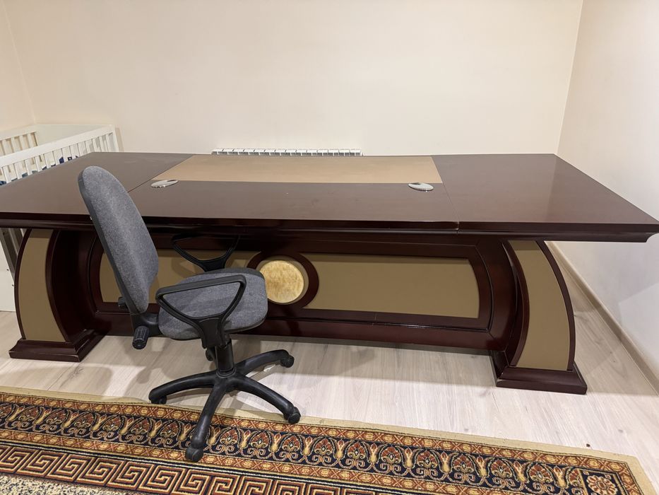 Продам офисную мебель