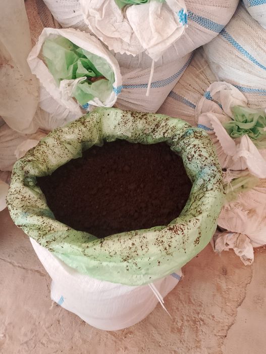 Сифатли биогумус сотилади. 1кг 2000сум