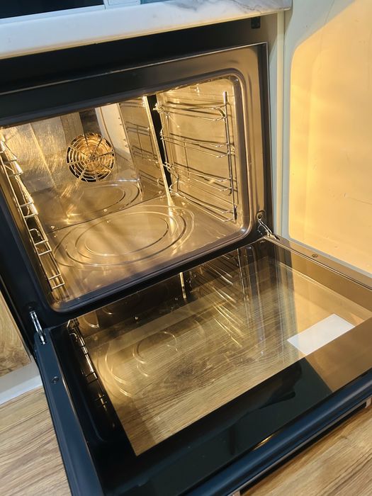 Продам духовой шкаф smeg