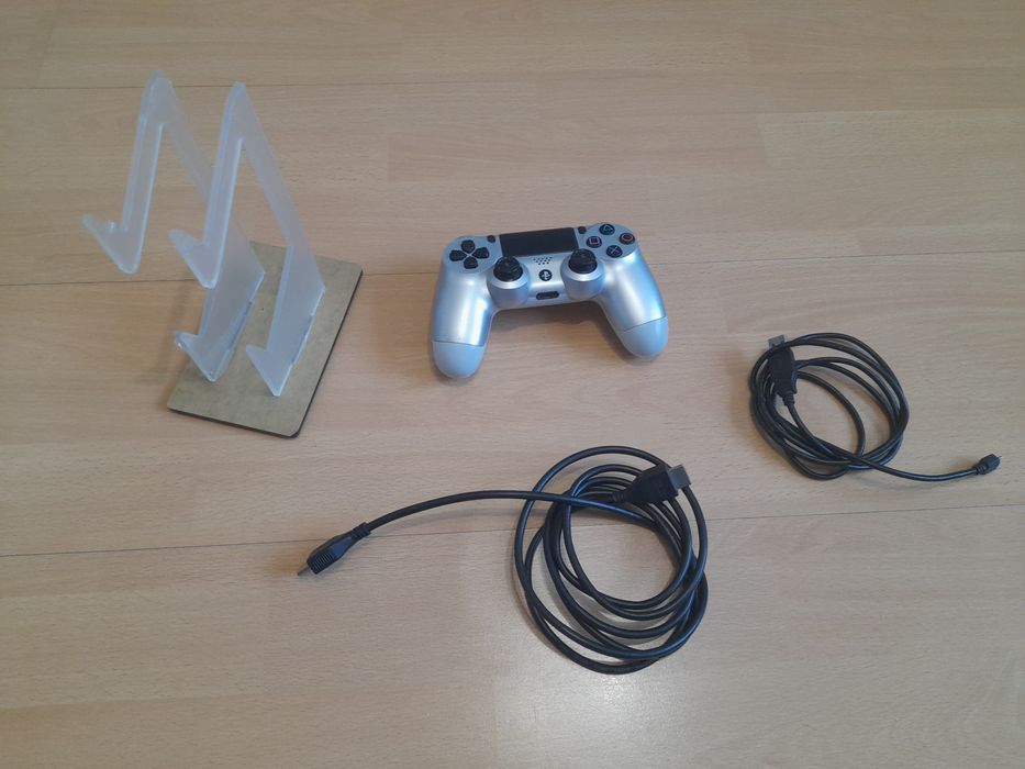 PS4 Pro 1 TB , PlayStation 4, white