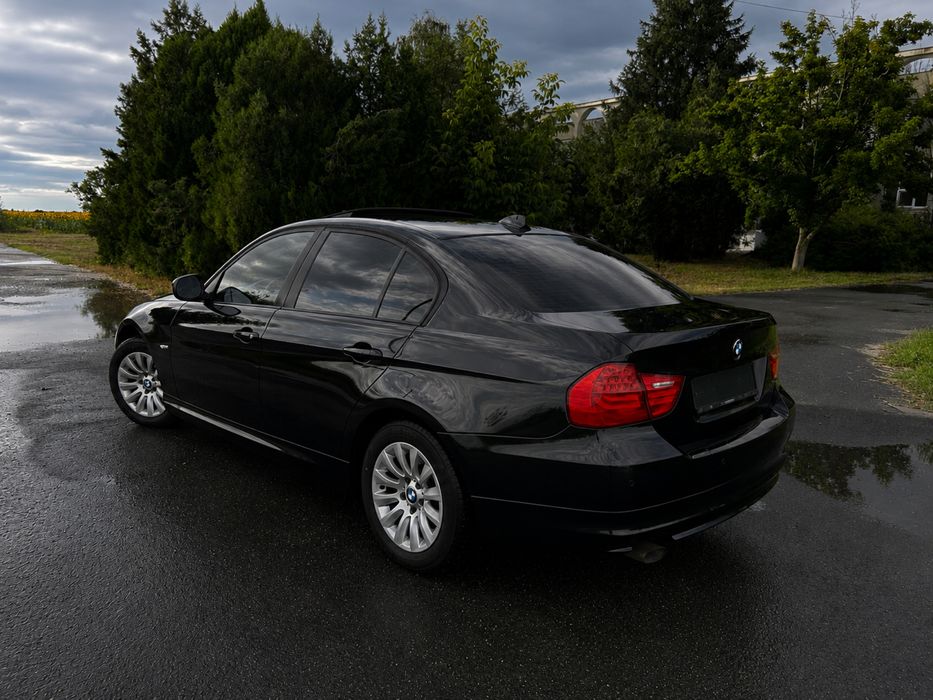BMW Seria 3 2010 — imagine 2