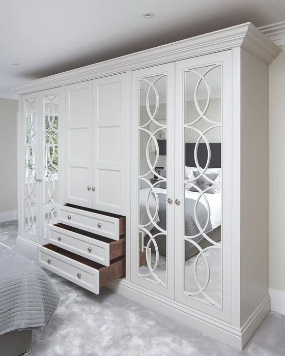 Шкафы-купе классика хае тек